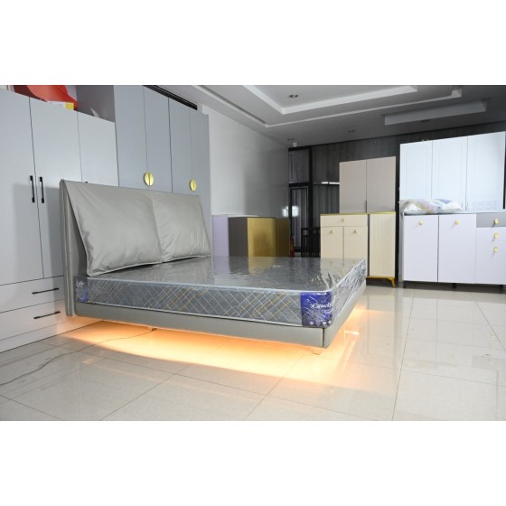 Iron bed (fabric)